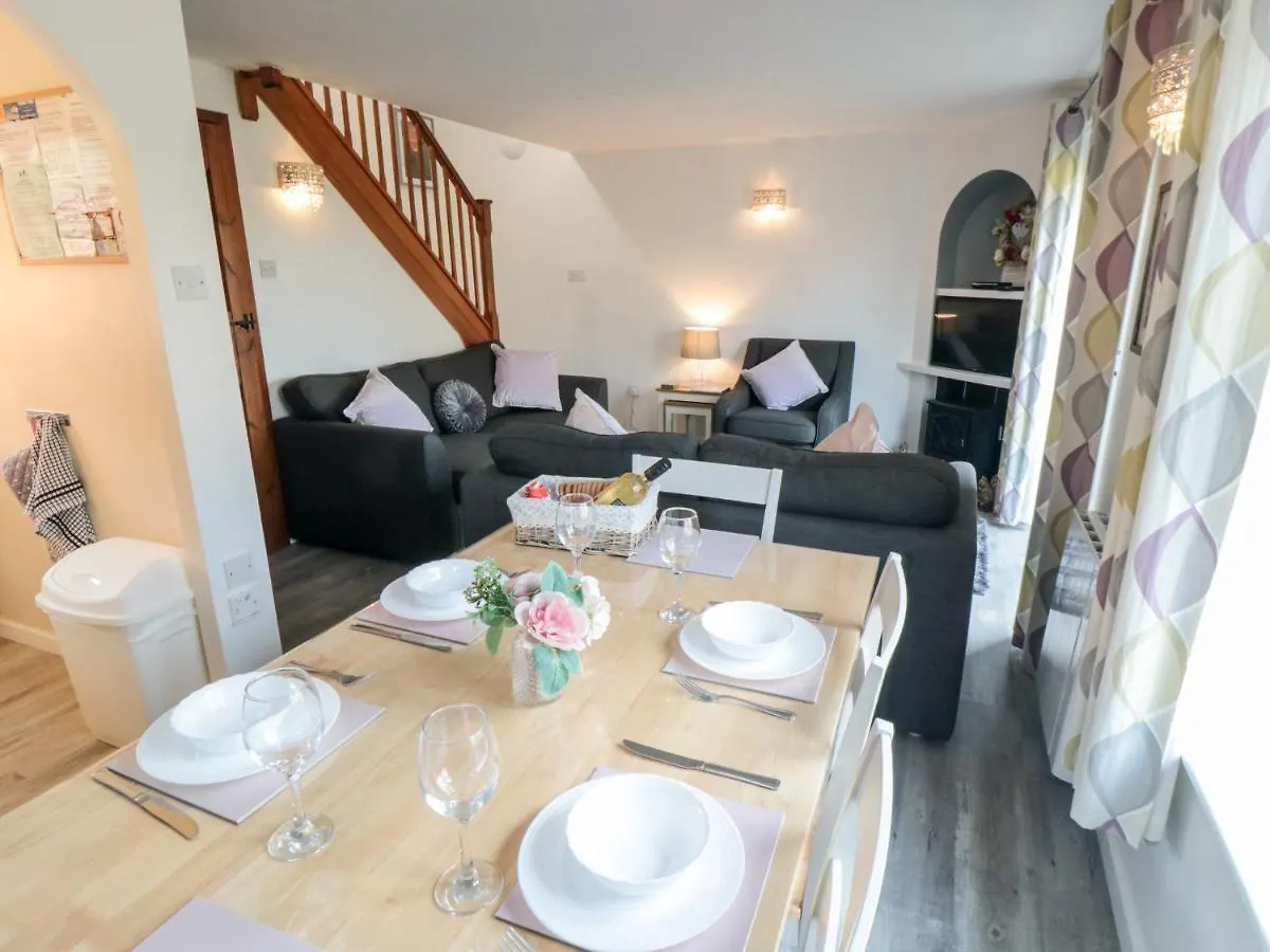Cha Cha'S Cottage Whitby 0*,